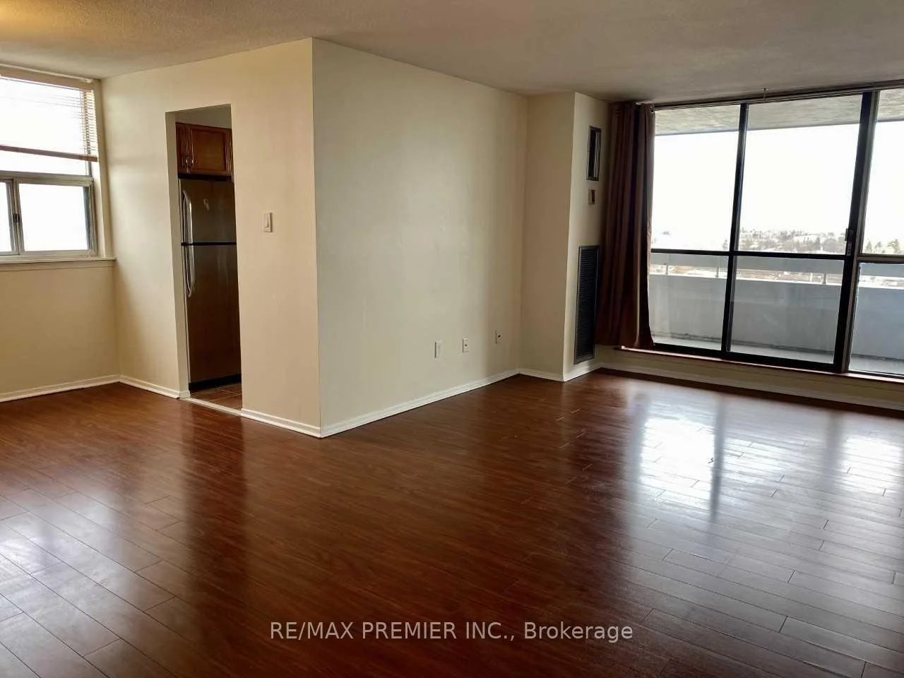 Photo 9 of Unit 1011, 15 Kensington Road, Brampton, Queen Street Corridor — HOMEH