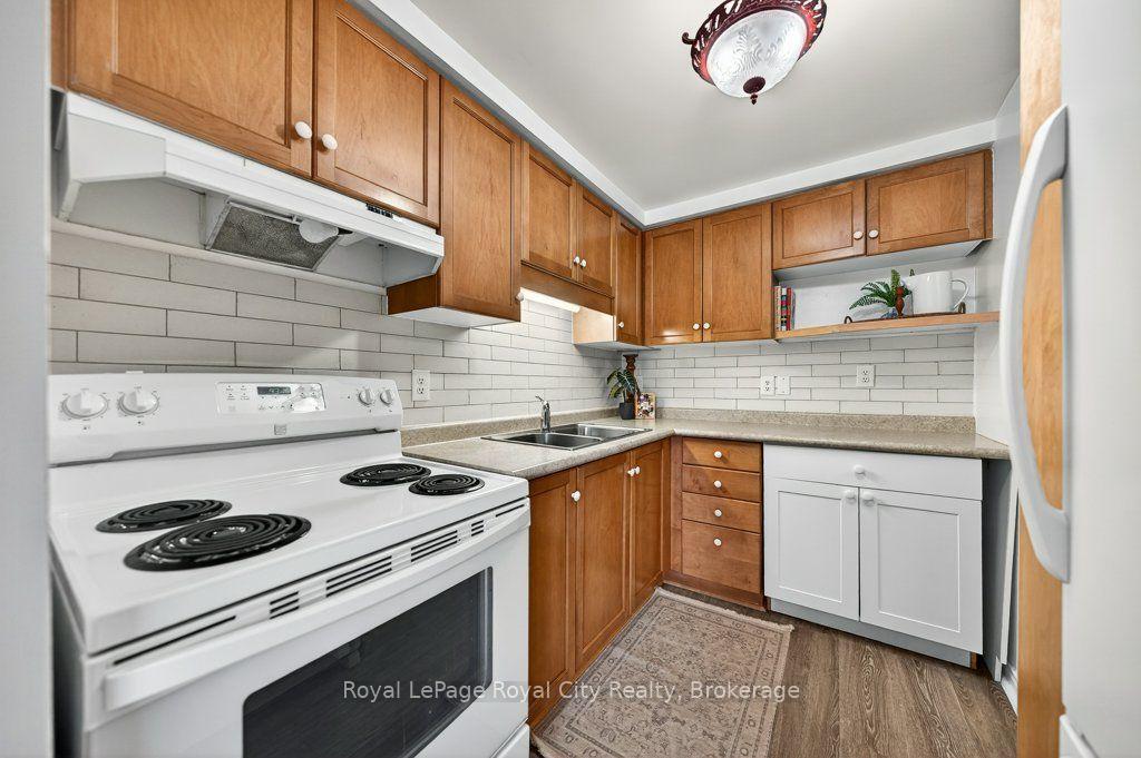Photo 13 of Unit 37, 66 Rodgers Road, Guelph, Kortright West — HOMEH