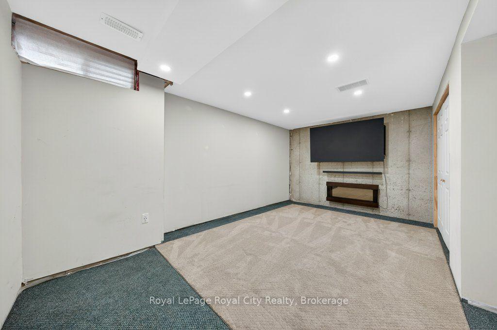 Photo 30 of Unit 37, 66 Rodgers Road, Guelph, Kortright West — HOMEH