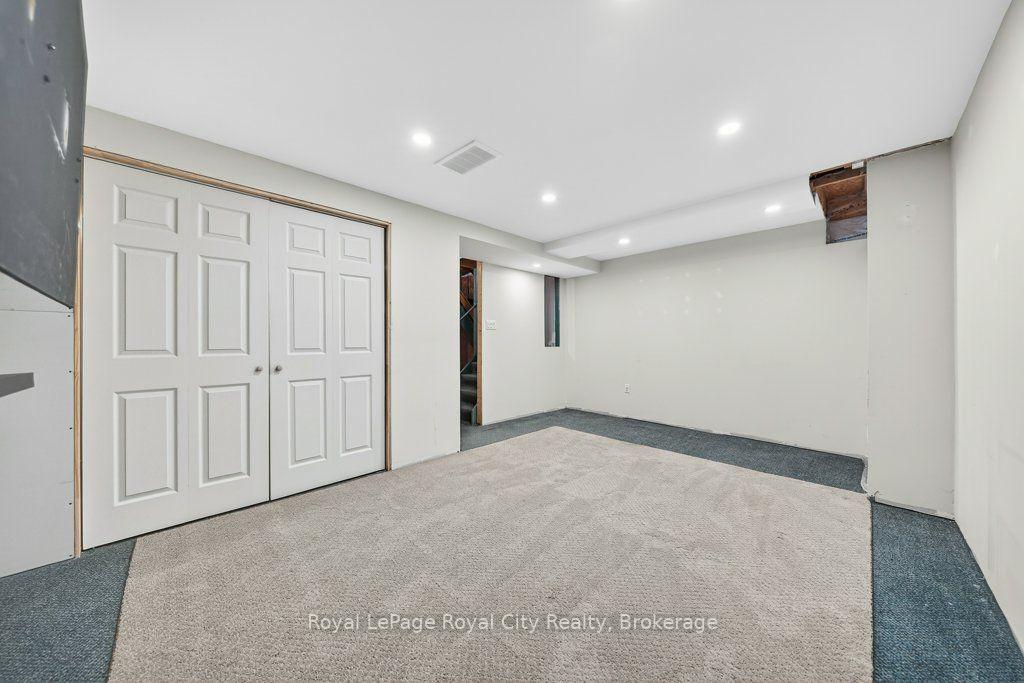 Photo 33 of Unit 37, 66 Rodgers Road, Guelph, Kortright West — HOMEH