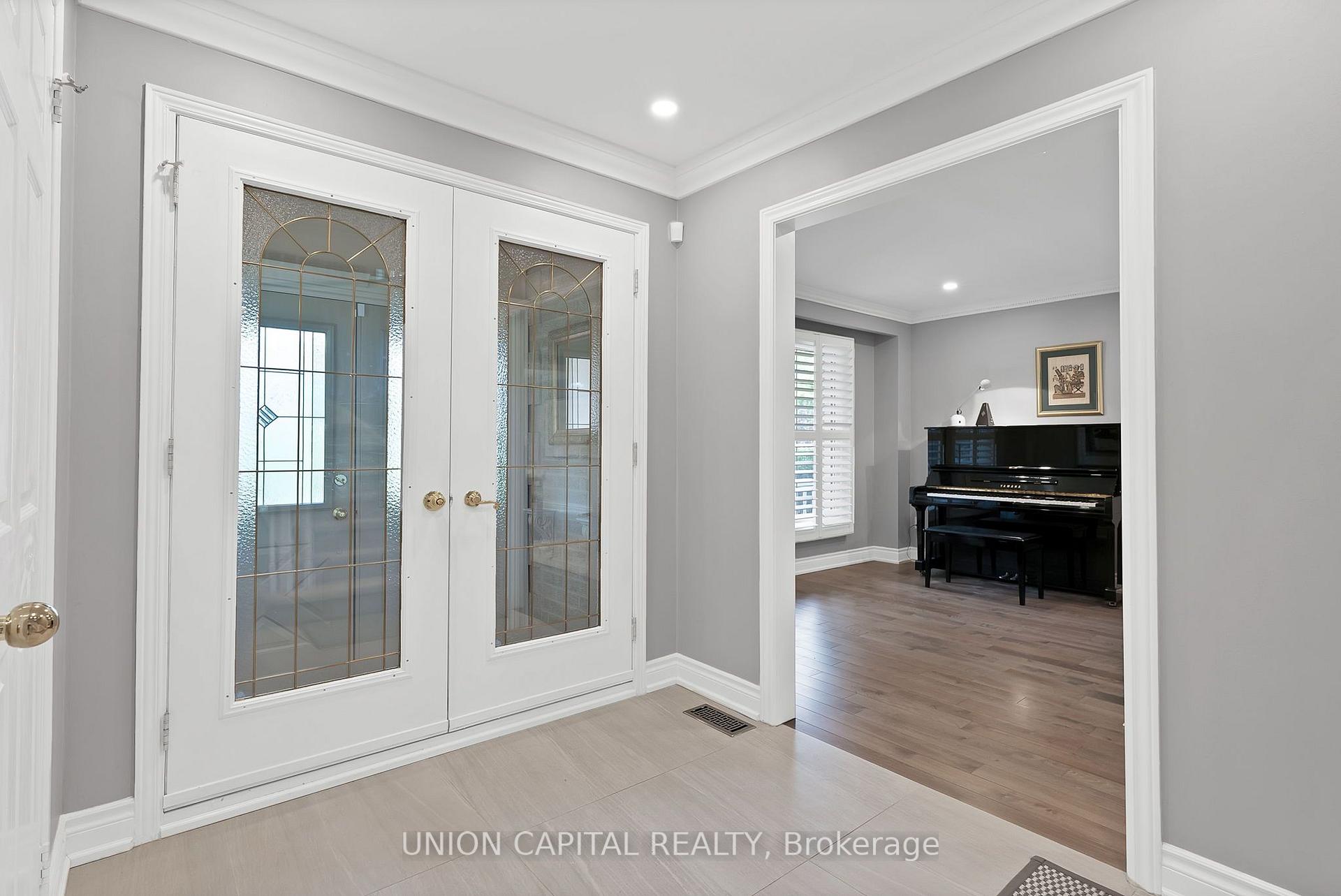 Photo 3 of 35 McCarty Crescent, Markham, Markham Village — HOMEH