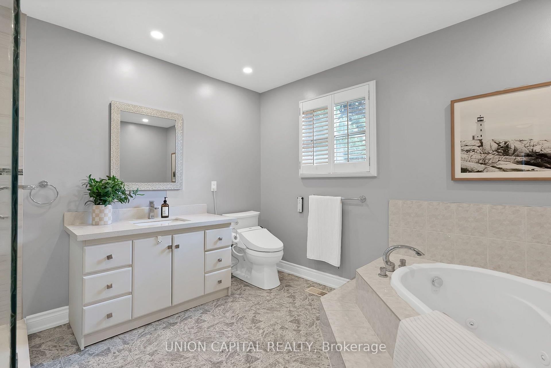 Photo 24 of 35 McCarty Crescent, Markham, Markham Village — HOMEH