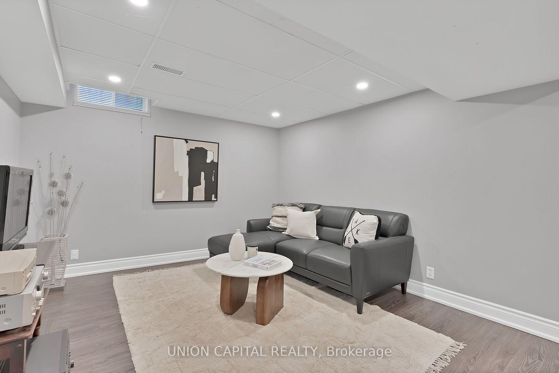 Photo 37 of 35 McCarty Crescent, Markham, Markham Village — HOMEH