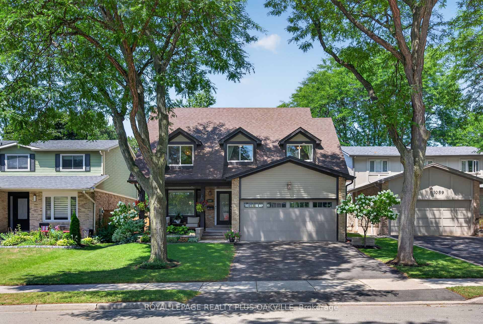 Front of 1087 Fairbanks Place
