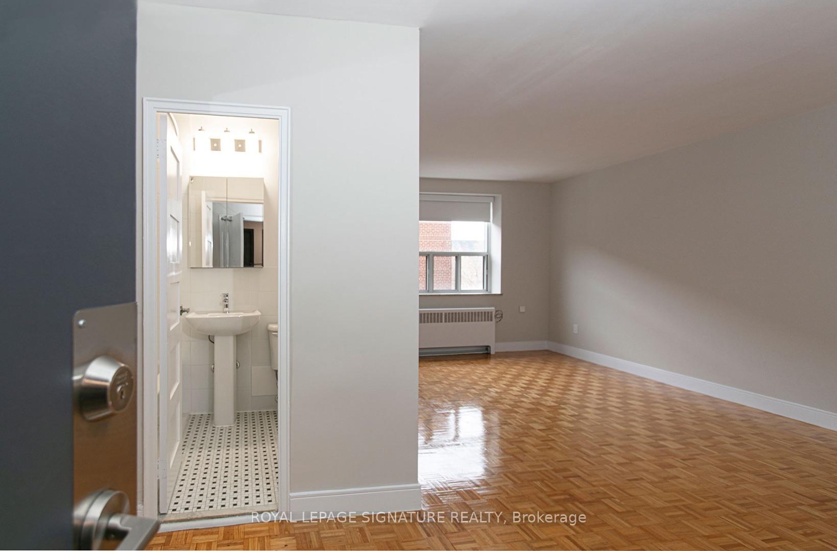 Front of Unit 306, 1291 Bayview Avenue
