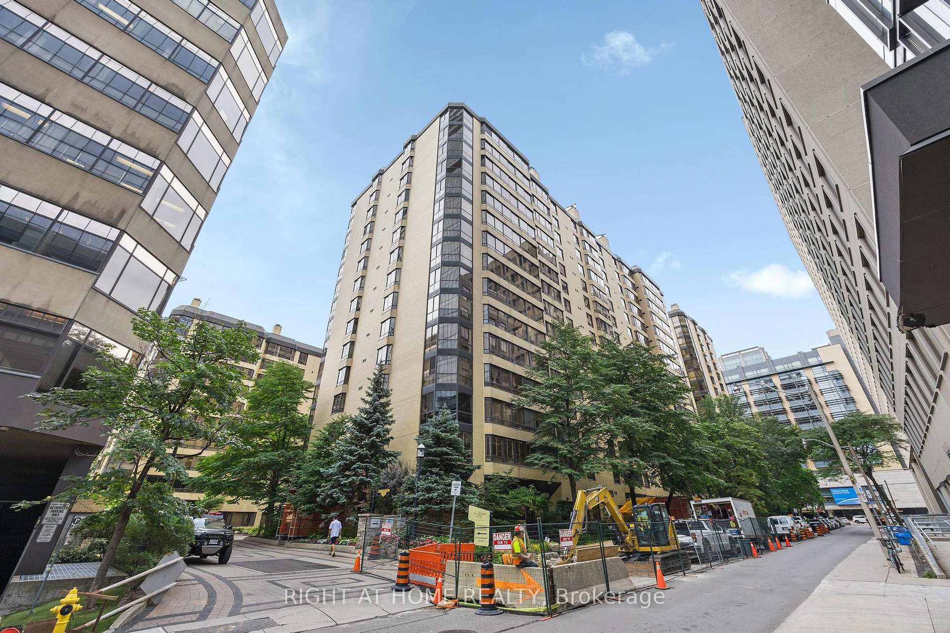 Photo 3 of Unit 206A, 280 Simcoe Street, Toronto, Kensington-Chinatown — HOMEH