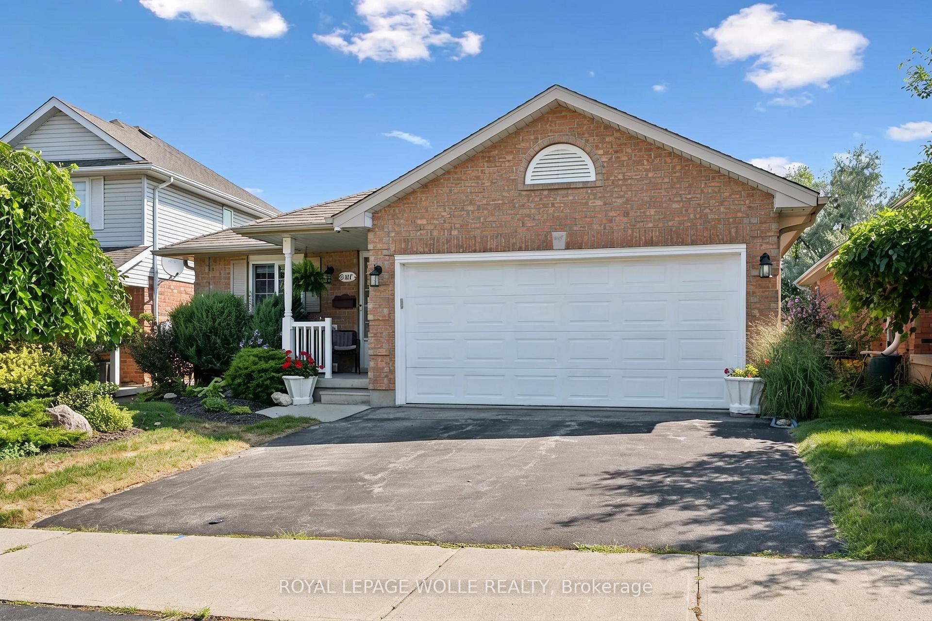 Photo 4 of 187 Westchester Drive, Waterloo — HOMEH