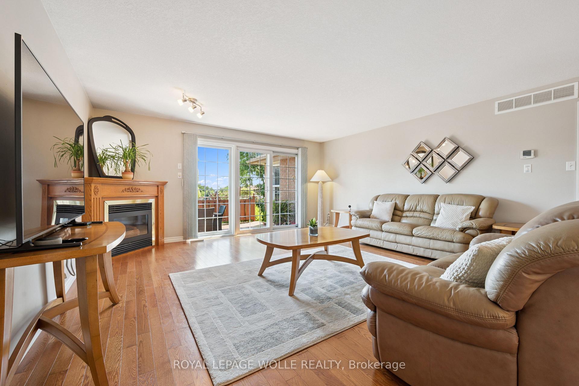 Photo 8 of 187 Westchester Drive, Waterloo — HOMEH