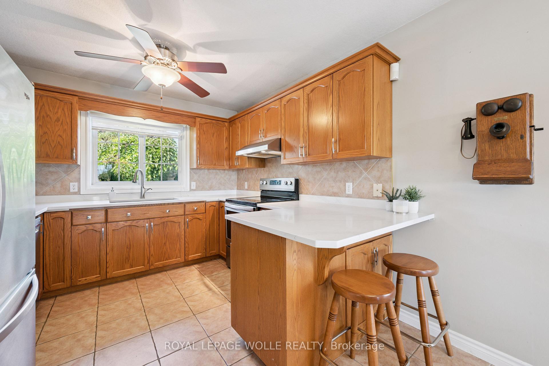 Photo 12 of 187 Westchester Drive, Waterloo — HOMEH