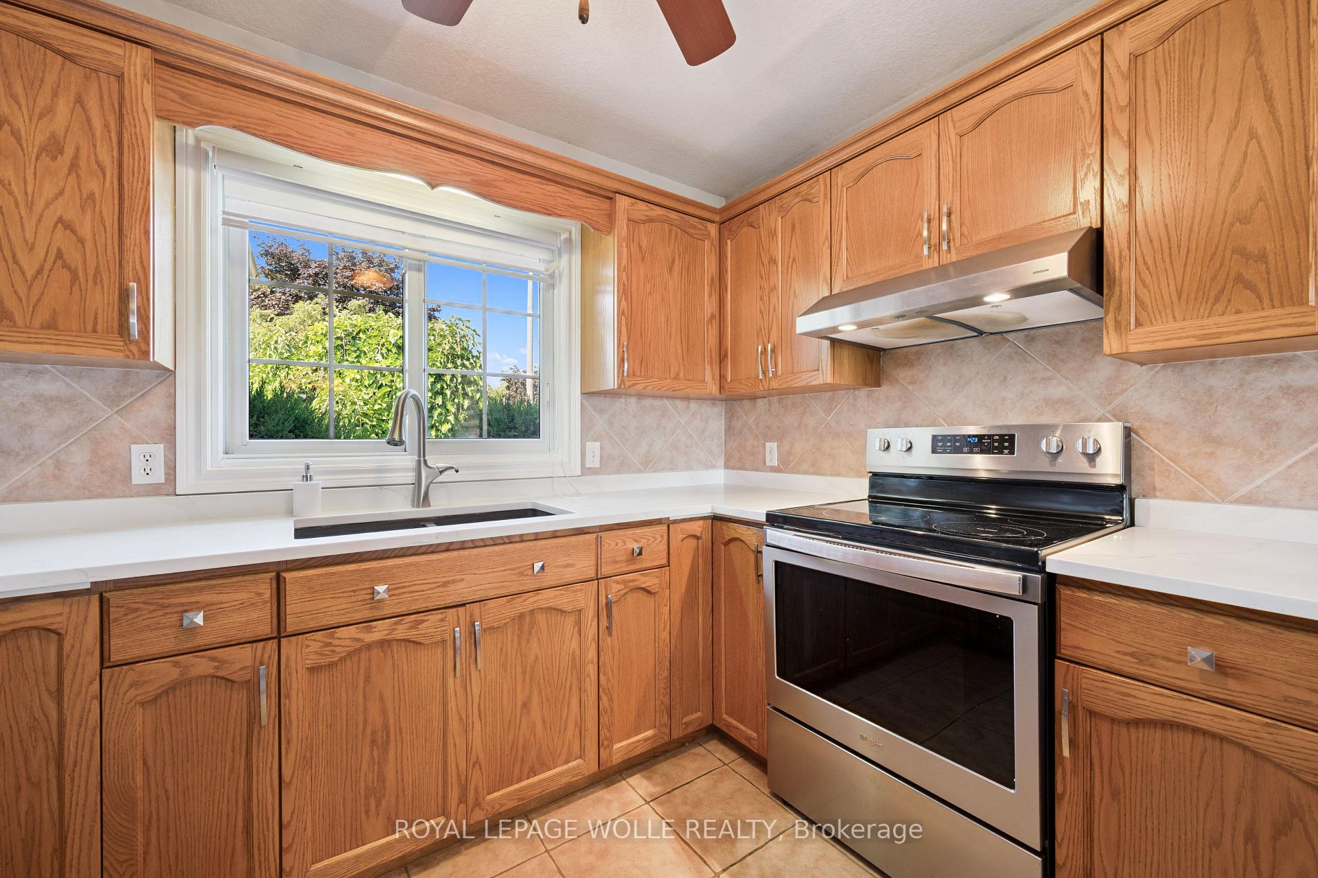 Photo 14 of 187 Westchester Drive, Waterloo — HOMEH
