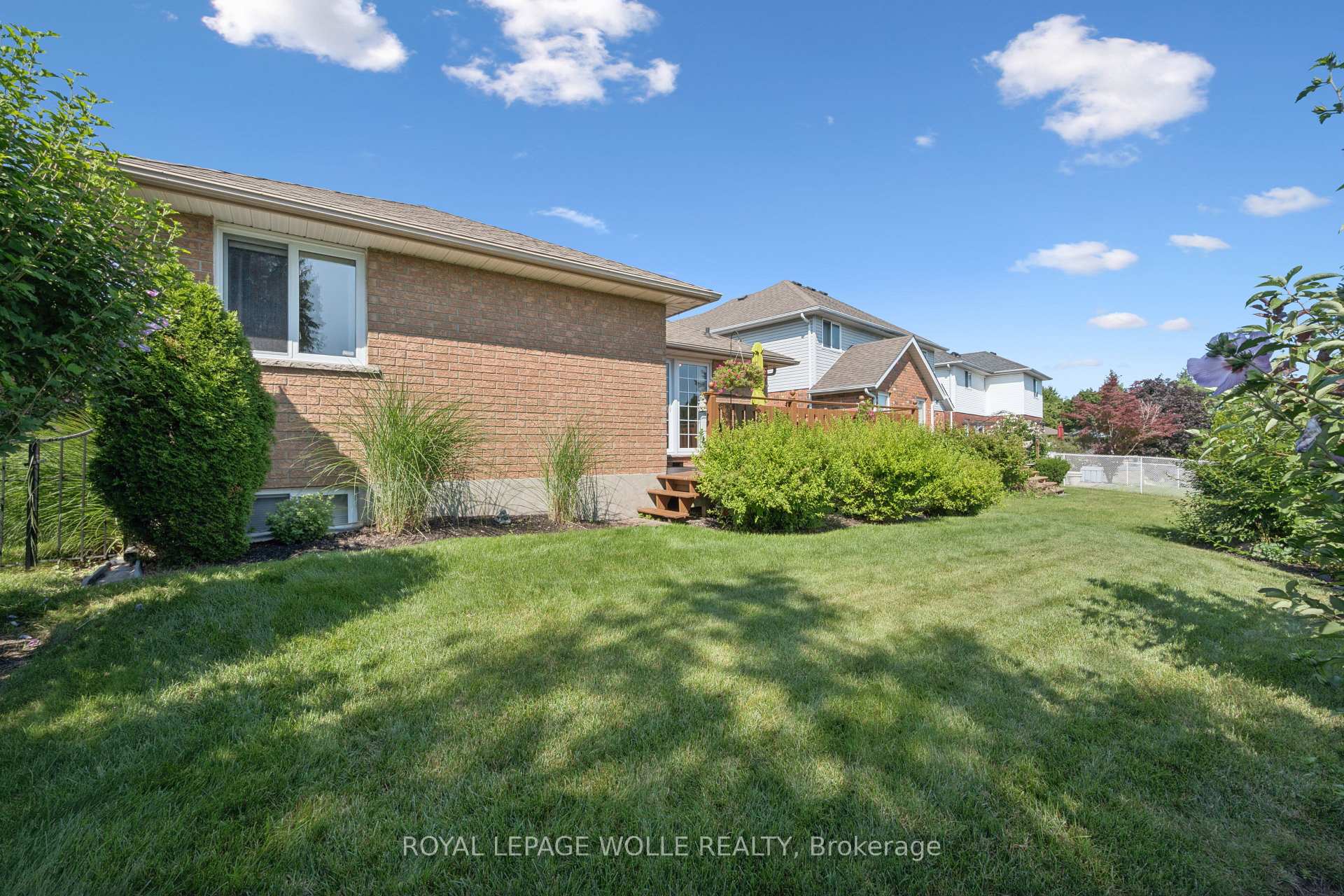 Photo 33 of 187 Westchester Drive, Waterloo — HOMEH