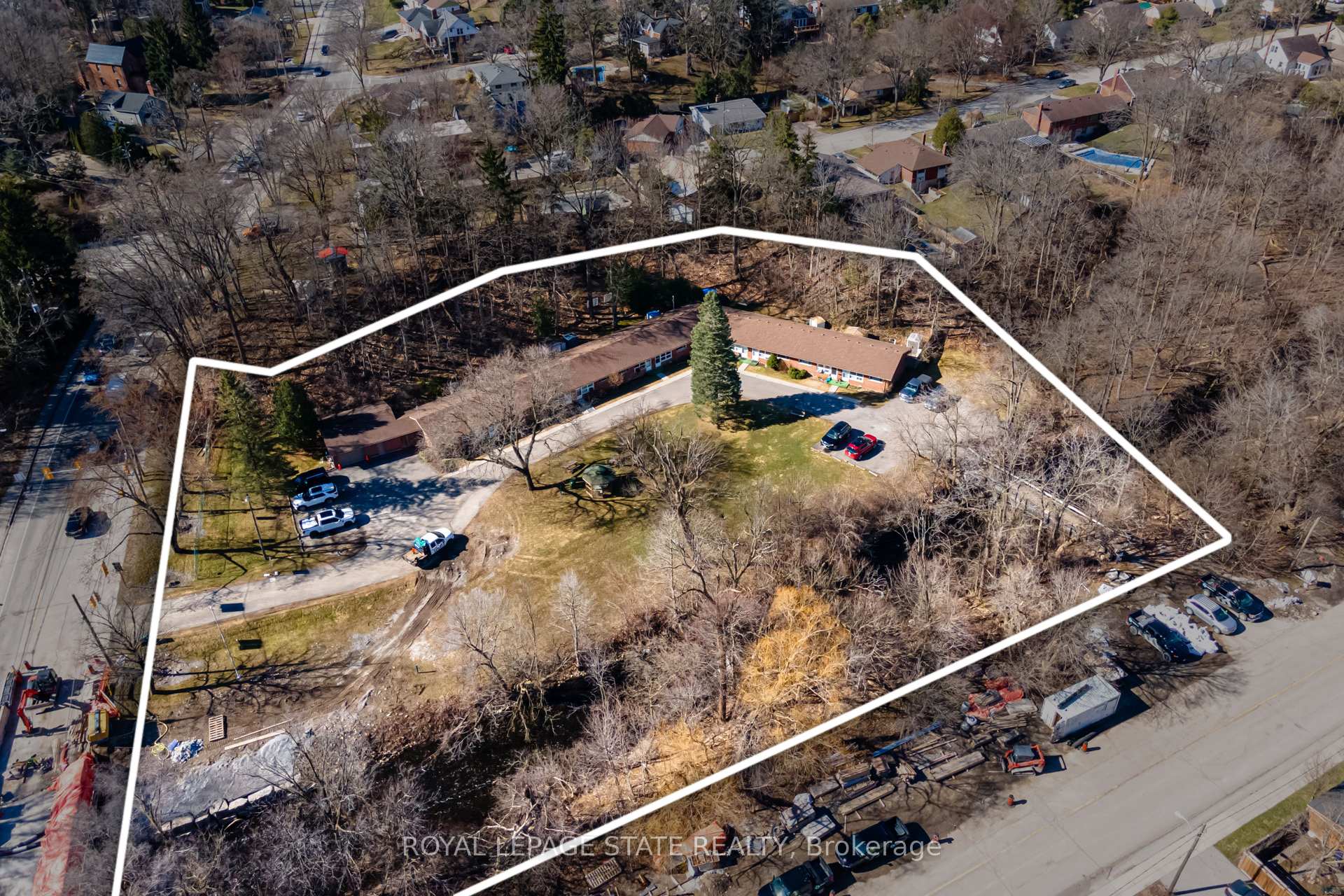 Photo 2 of 50 Creighton Road, Hamilton, Dundas — HOMEH