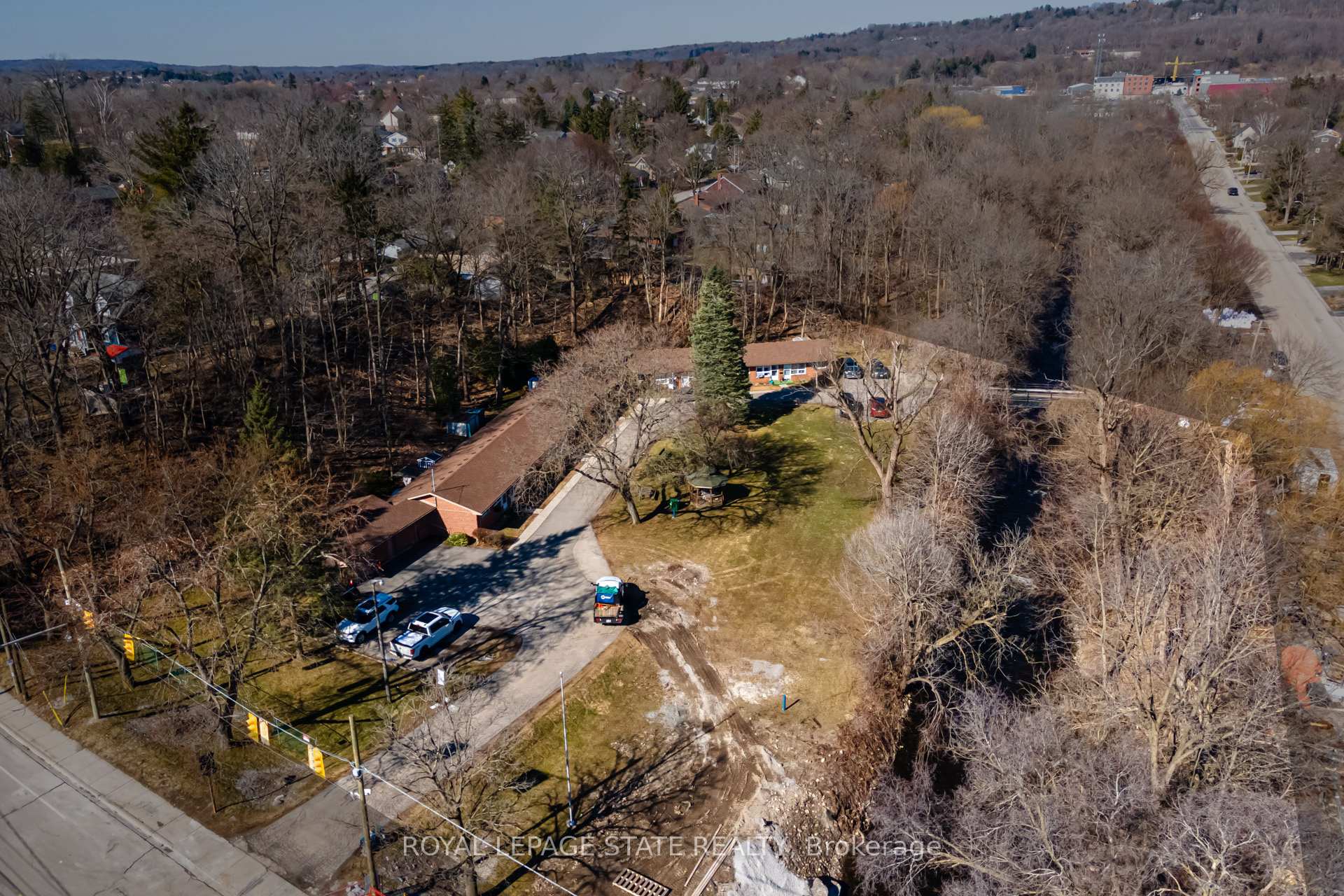Photo 9 of 50 Creighton Road, Hamilton, Dundas — HOMEH