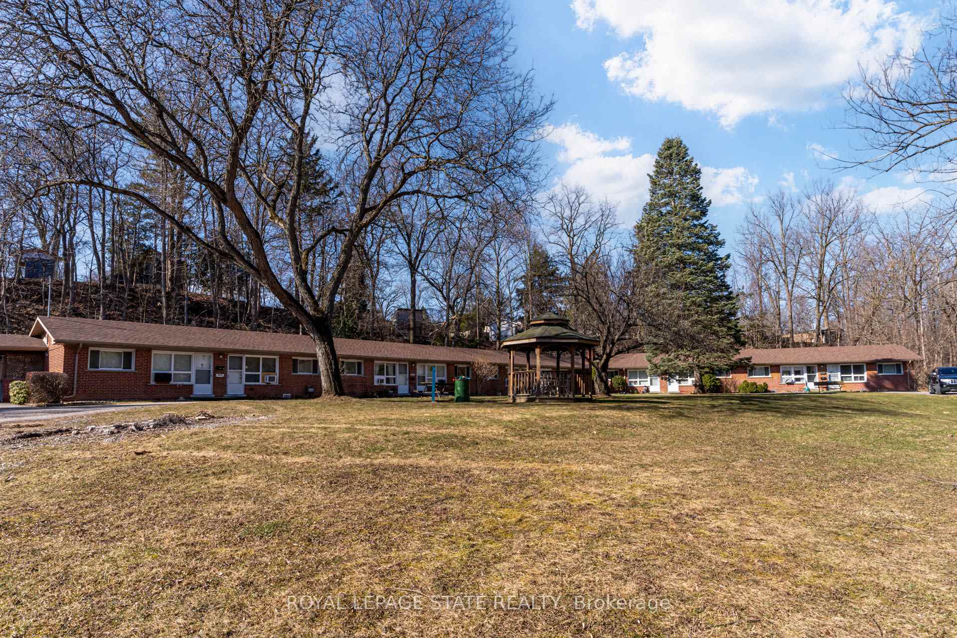 Photo 12 of 50 Creighton Road, Hamilton, Dundas — HOMEH