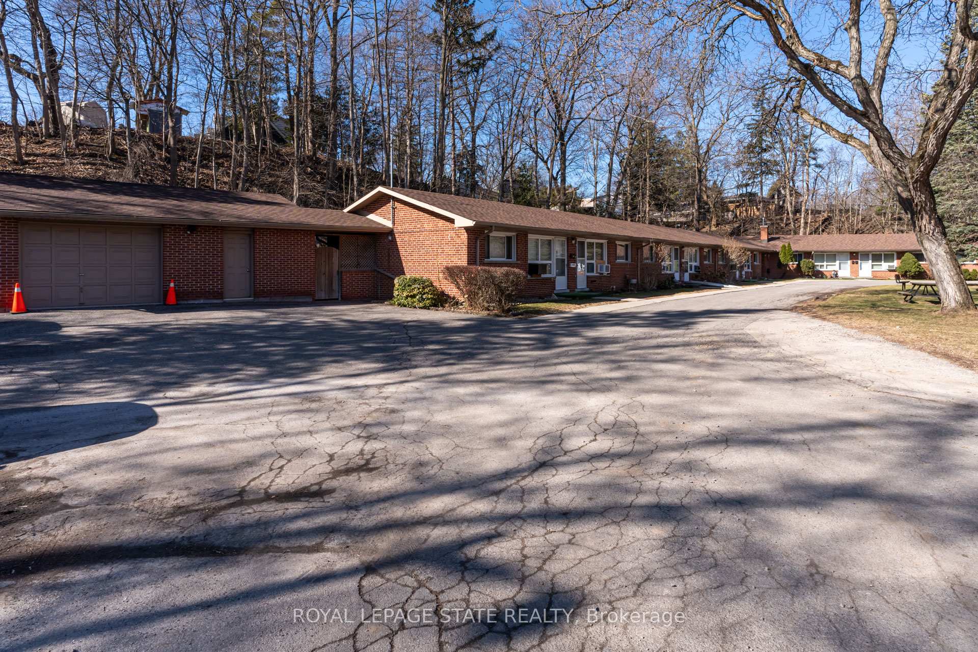Photo 14 of 50 Creighton Road, Hamilton, Dundas — HOMEH