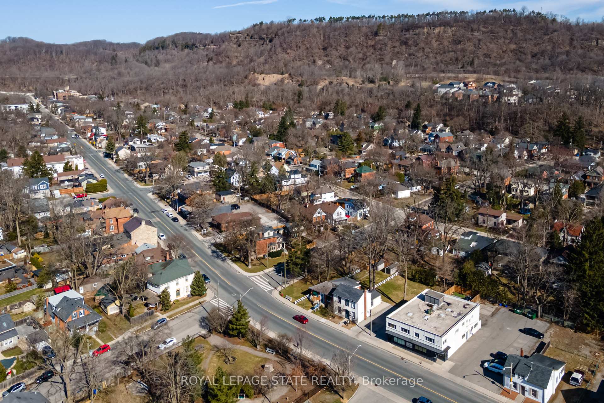 Photo 22 of 50 Creighton Road, Hamilton, Dundas — HOMEH