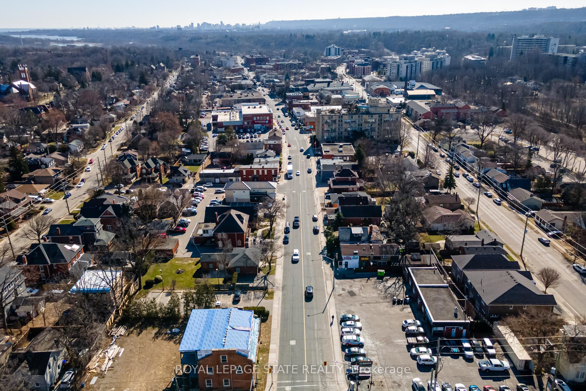 Photo 23 of 50 Creighton Road, Hamilton, Dundas — HOMEH
