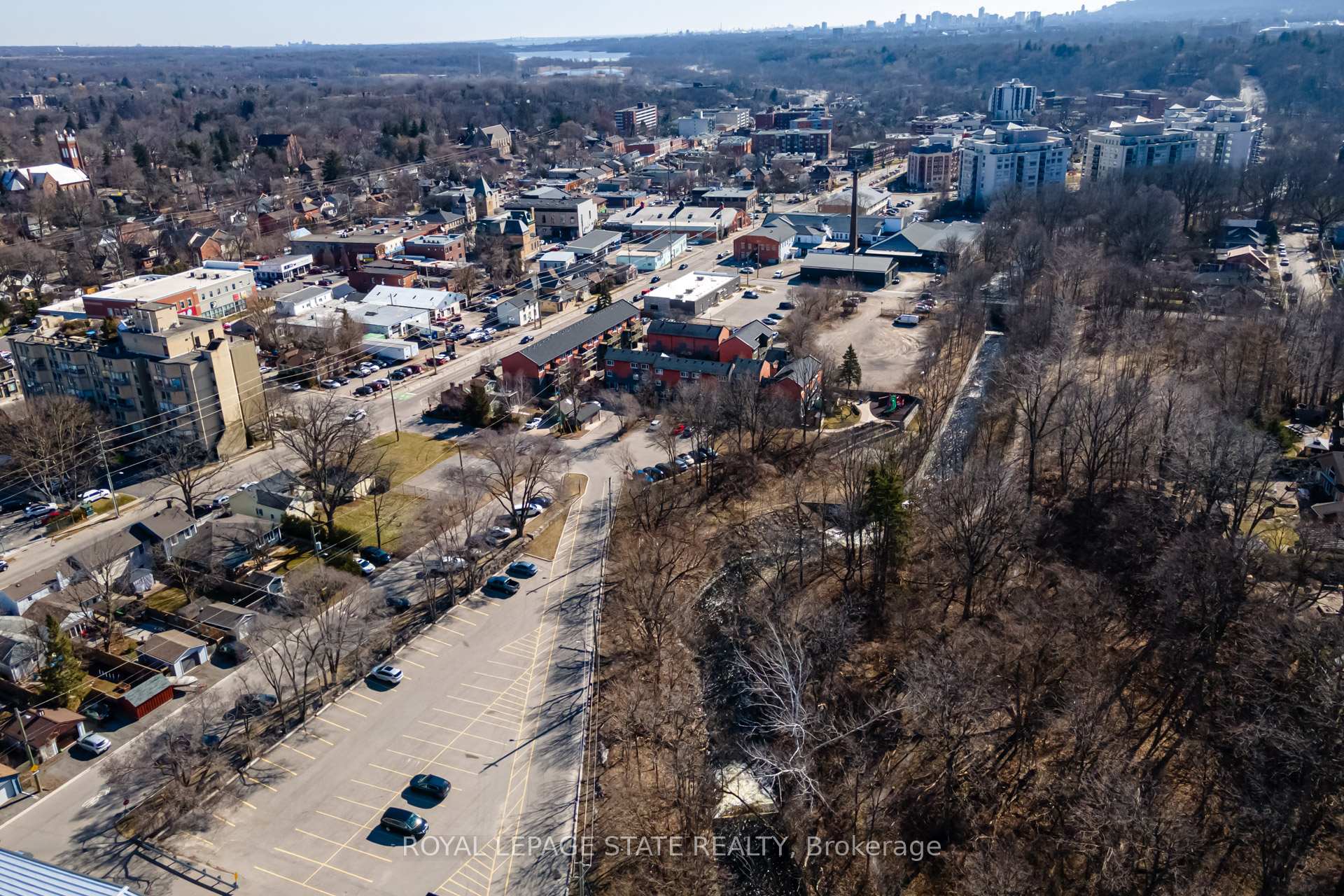 Photo 24 of 50 Creighton Road, Hamilton, Dundas — HOMEH