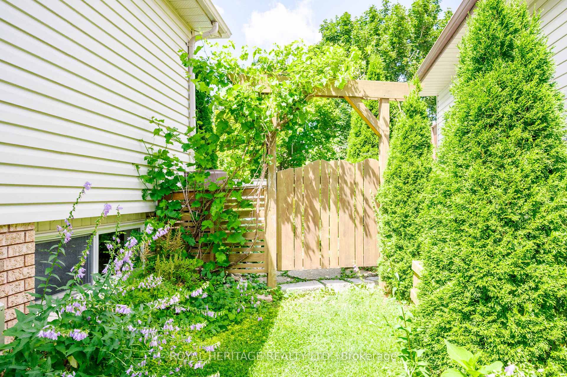 Photo 94 of 258 Franmor Drive, Peterborough, Ashburnham Ward 4 — HOMEH