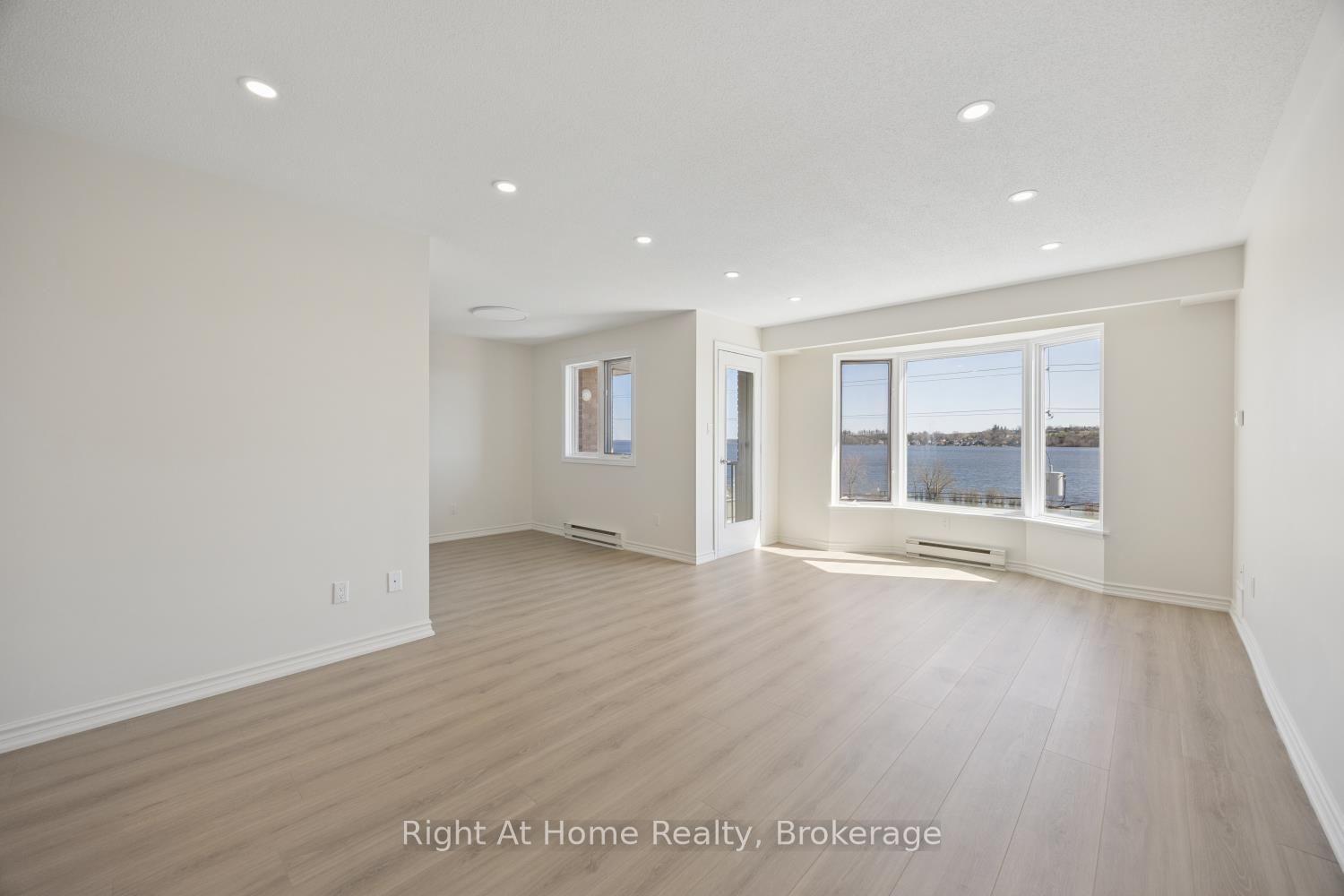 Photo 7 of Unit 301, 108 Water Street, Scugog, Port Perry — HOMEH