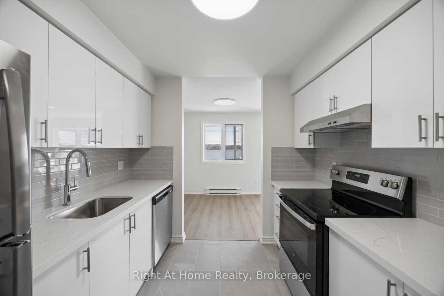 Photo 18 of Unit 301, 108 Water Street, Scugog, Port Perry — HOMEH