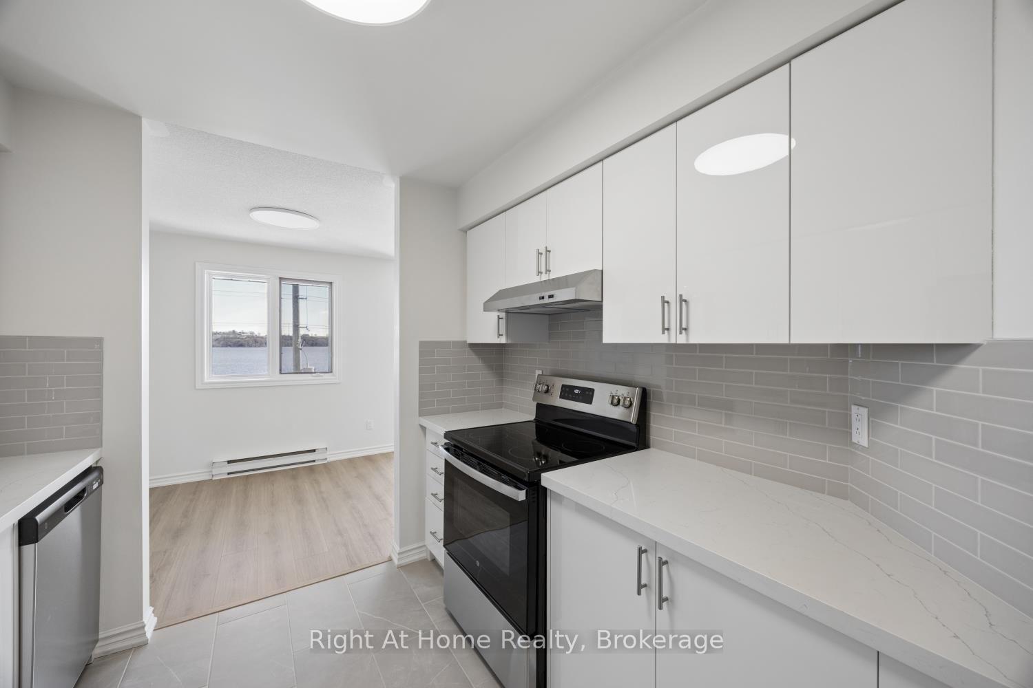 Photo 19 of Unit 301, 108 Water Street, Scugog, Port Perry — HOMEH