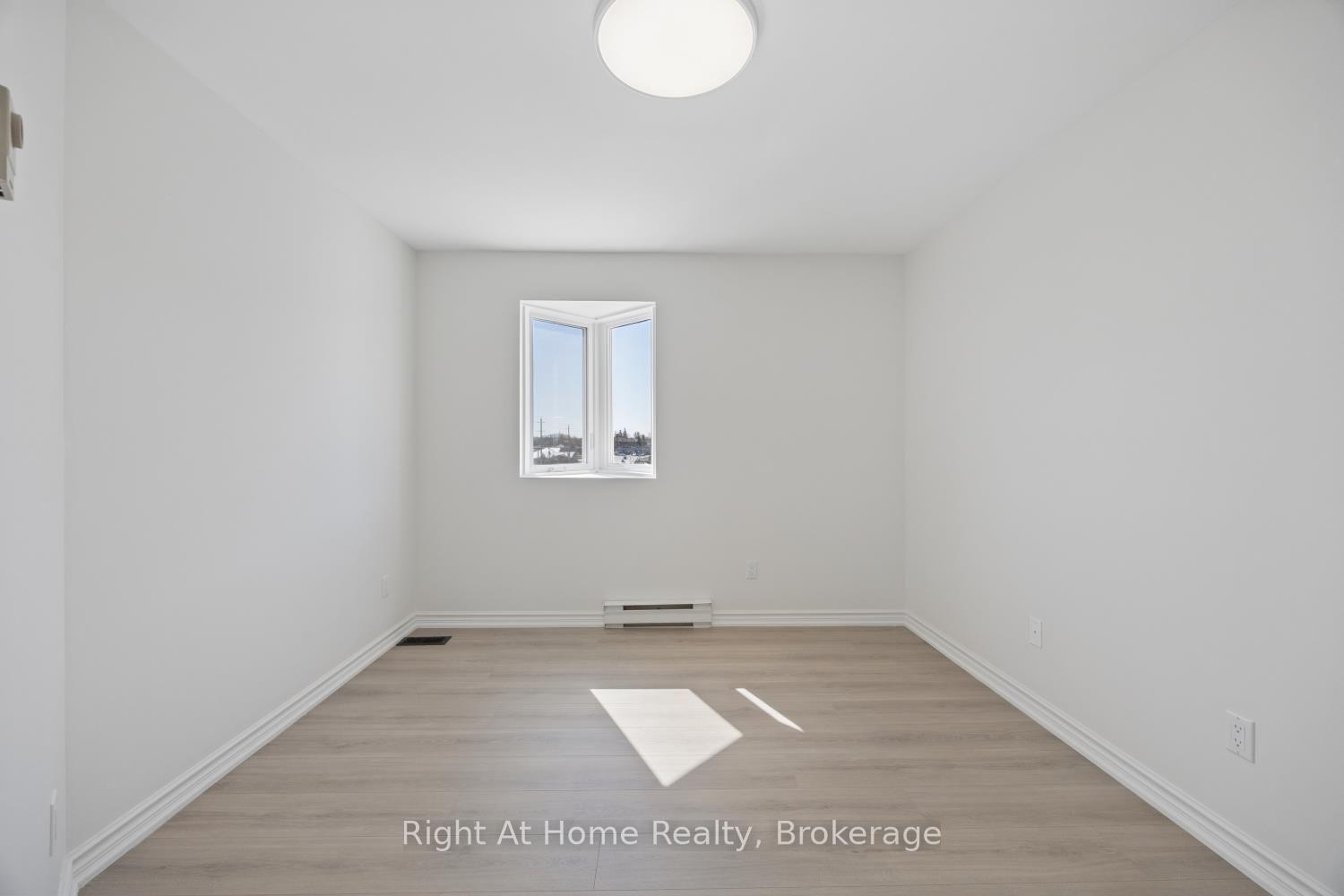 Photo 24 of Unit 301, 108 Water Street, Scugog, Port Perry — HOMEH