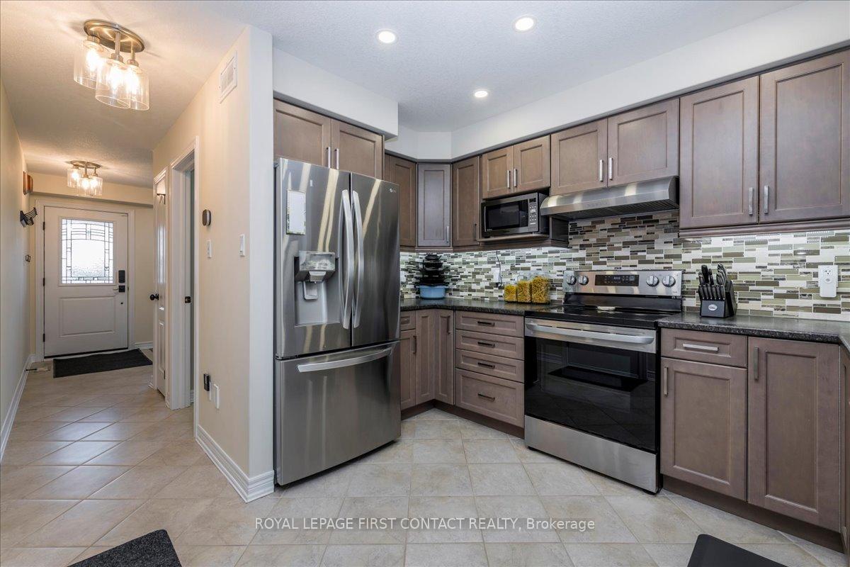 Photo 6 of 182 Banting Crescent, Essa, Angus — HOMEH