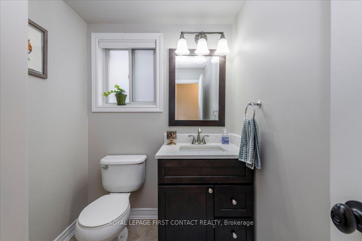 Photo 12 of 182 Banting Crescent, Essa, Angus — HOMEH