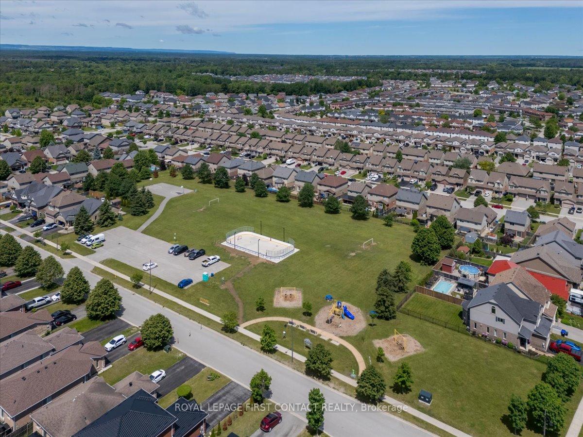 Photo 32 of 182 Banting Crescent, Essa, Angus — HOMEH