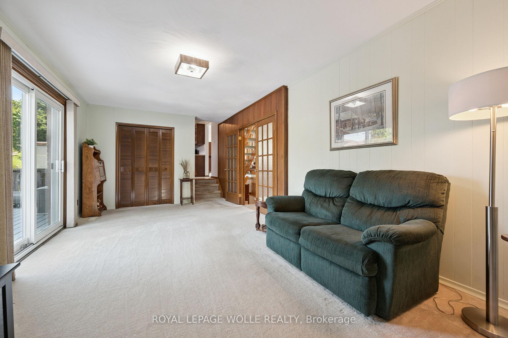 Photo 15 of 18 Strathcona Crescent, Kitchener, Heritage Park - Kitchener — HOMEH