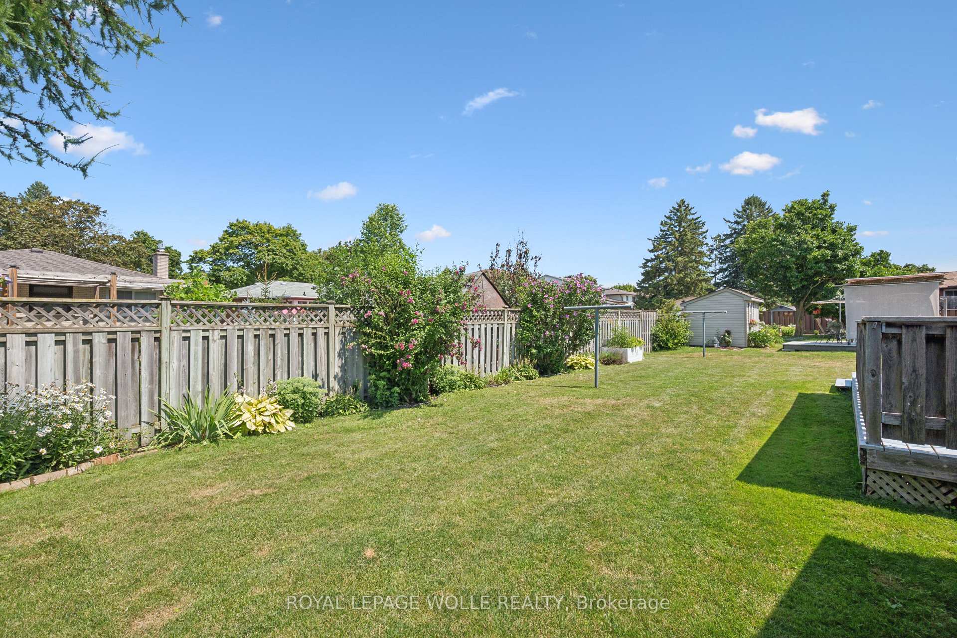 Photo 34 of 18 Strathcona Crescent, Kitchener, Heritage Park - Kitchener — HOMEH