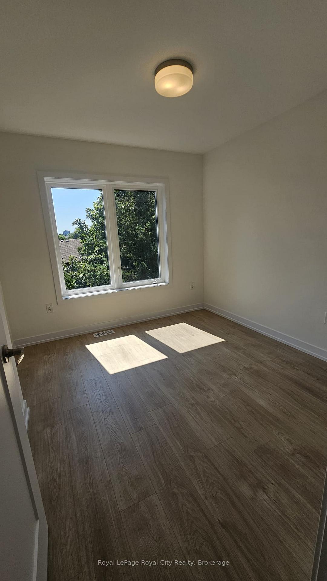Photo 15 of 78- 42 Lowes Road W, Guelph, Clairfields/Hanlon Business Park — HOMEH