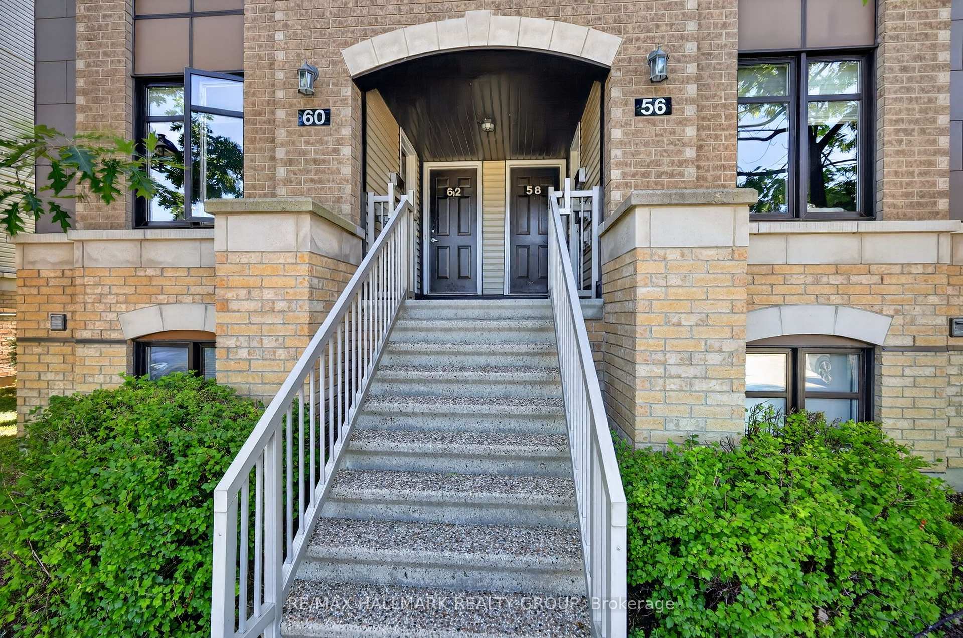 Photo 2 of 62 Argent Private, Ottawa, Kanata - Morgan's Grant/South March — HOMEH