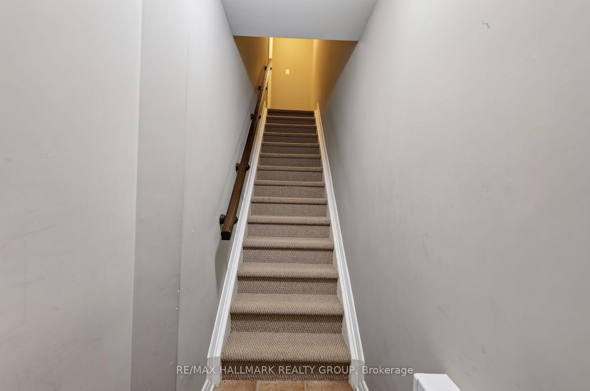 Photo 7 of 62 Argent Private, Ottawa, Kanata - Morgan's Grant/South March — HOMEH