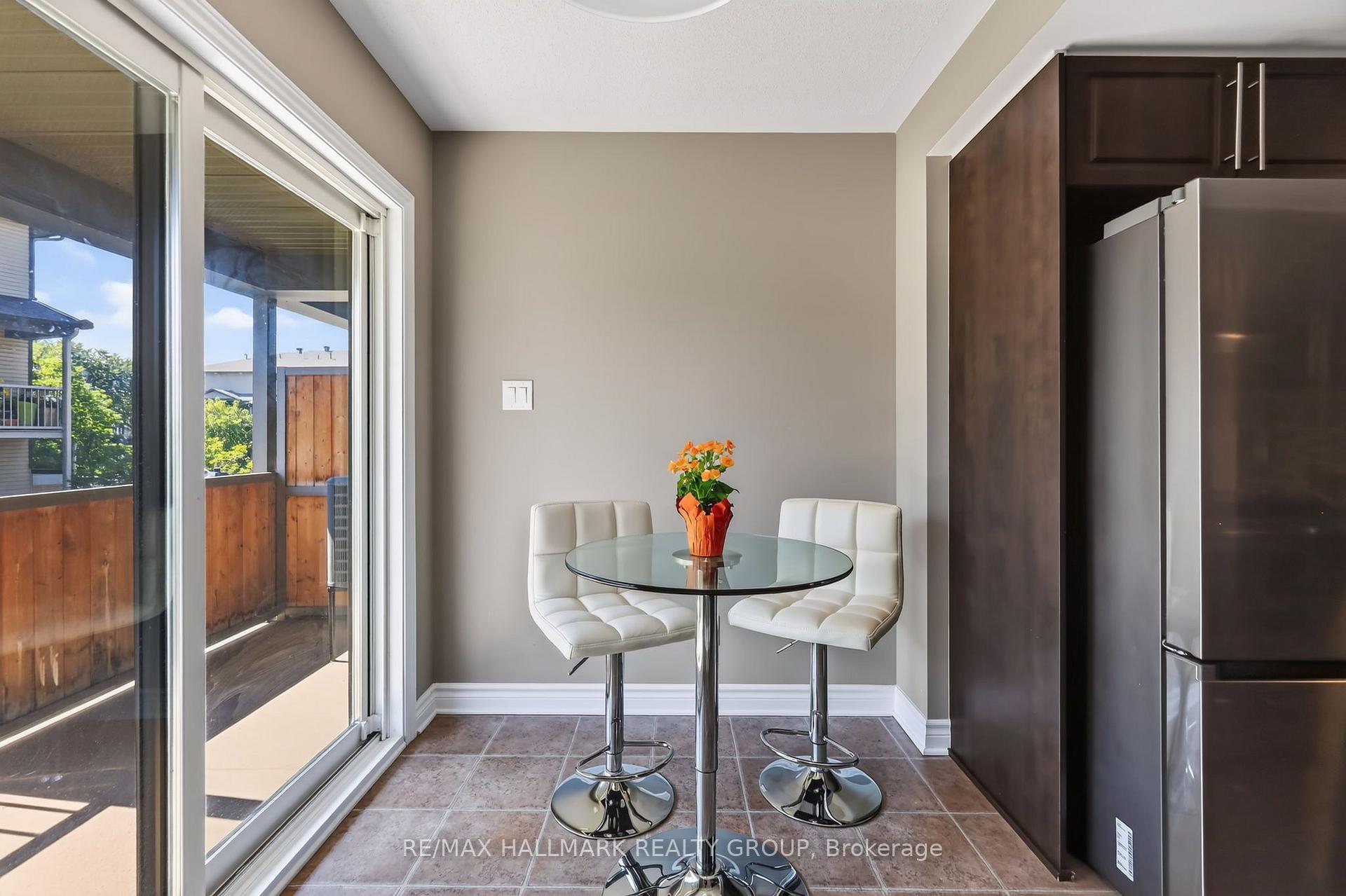 Photo 13 of 62 Argent Private, Ottawa, Kanata - Morgan's Grant/South March — HOMEH