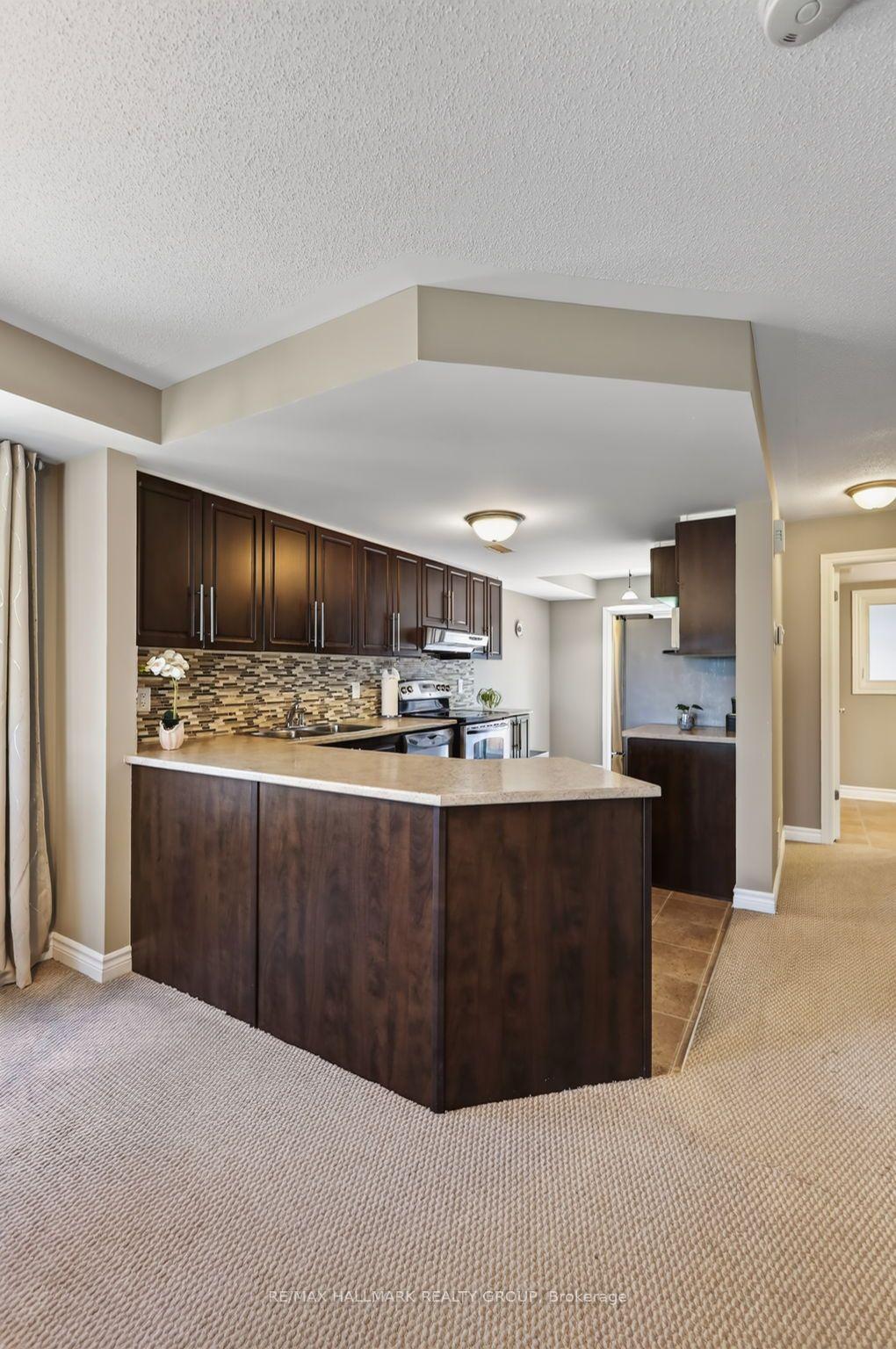 Photo 21 of 62 Argent Private, Ottawa, Kanata - Morgan's Grant/South March — HOMEH
