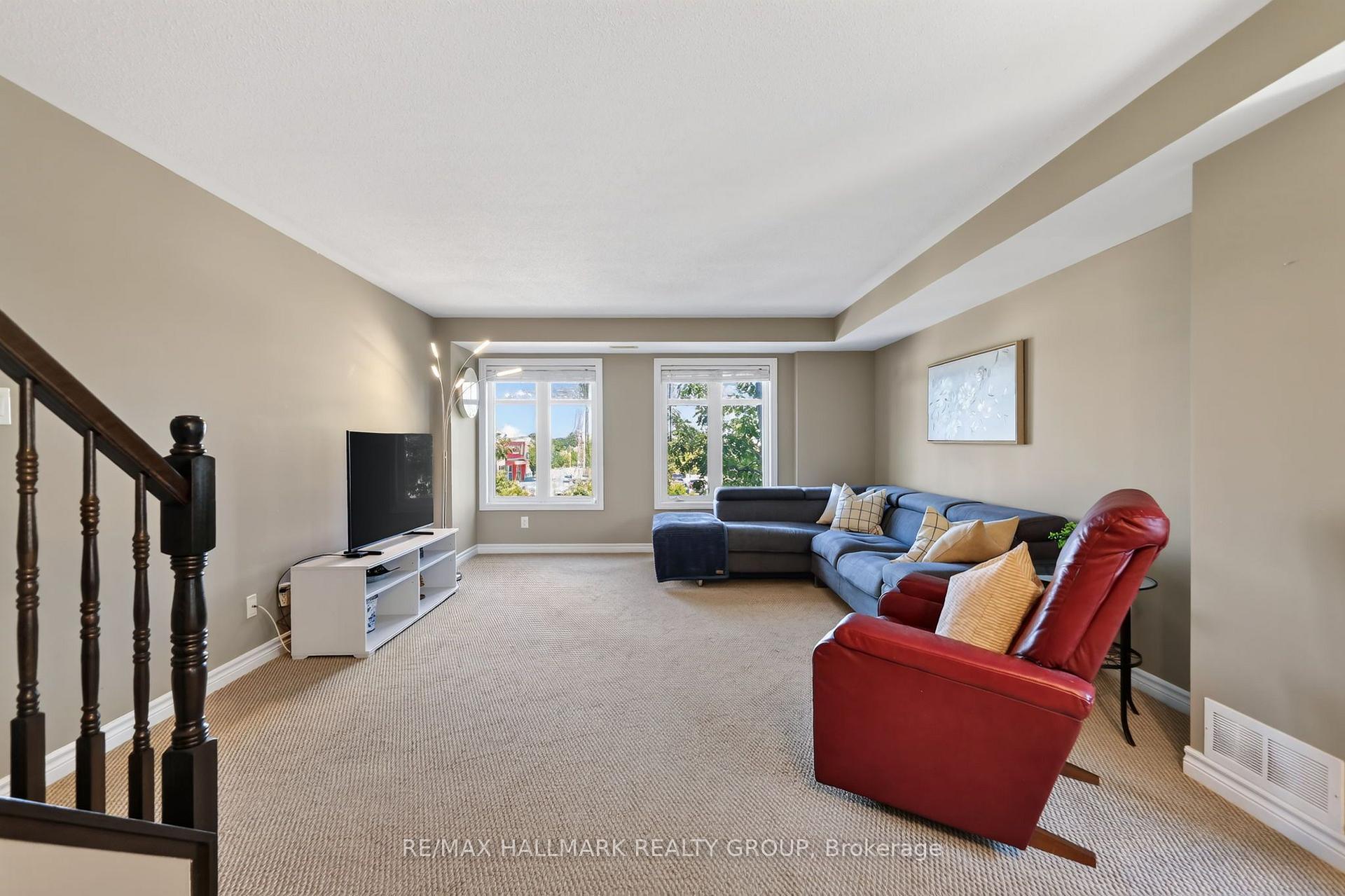 Photo 20 of 62 Argent Private, Ottawa, Kanata - Morgan's Grant/South March — HOMEH