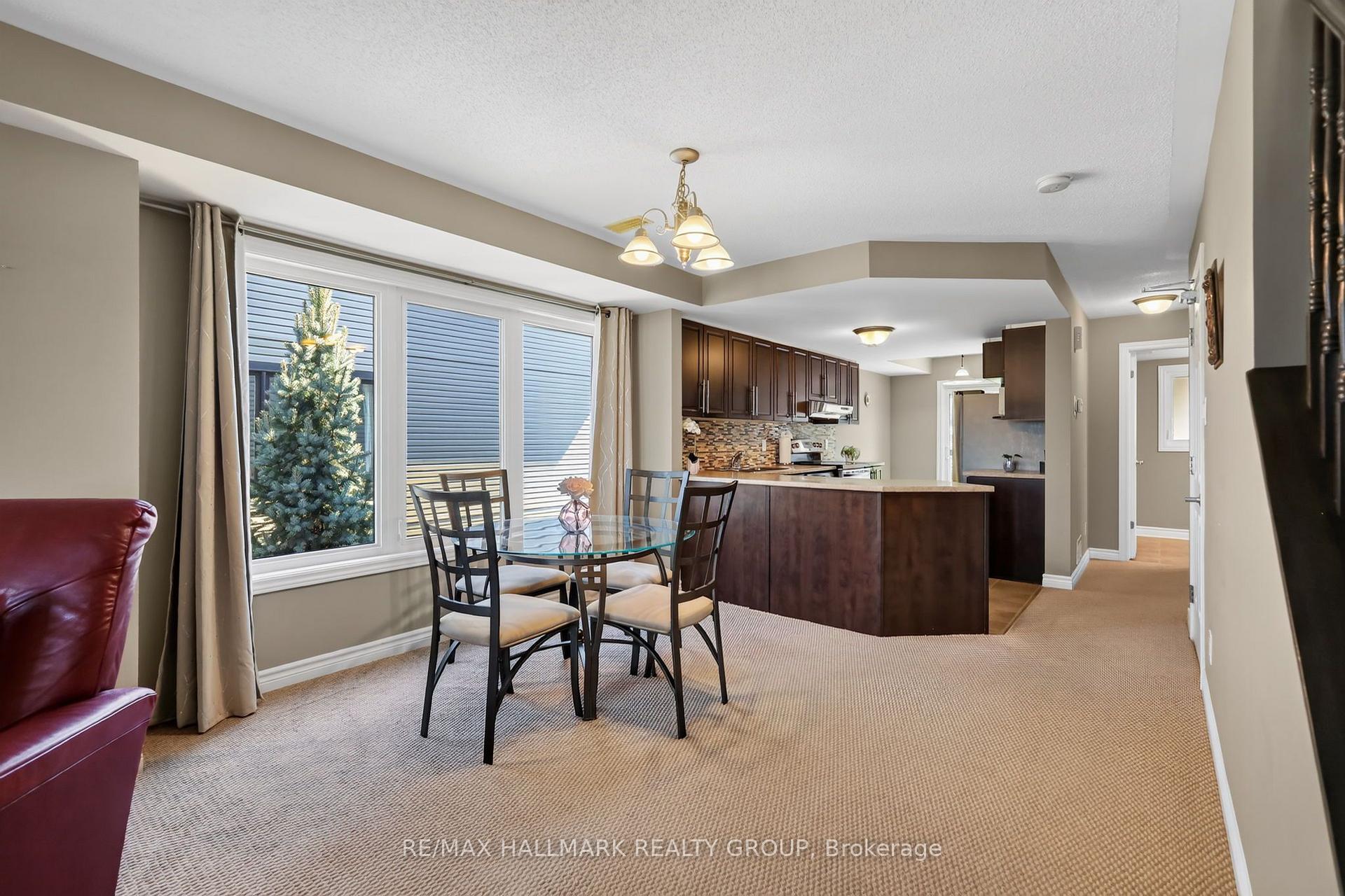 Photo 22 of 62 Argent Private, Ottawa, Kanata - Morgan's Grant/South March — HOMEH