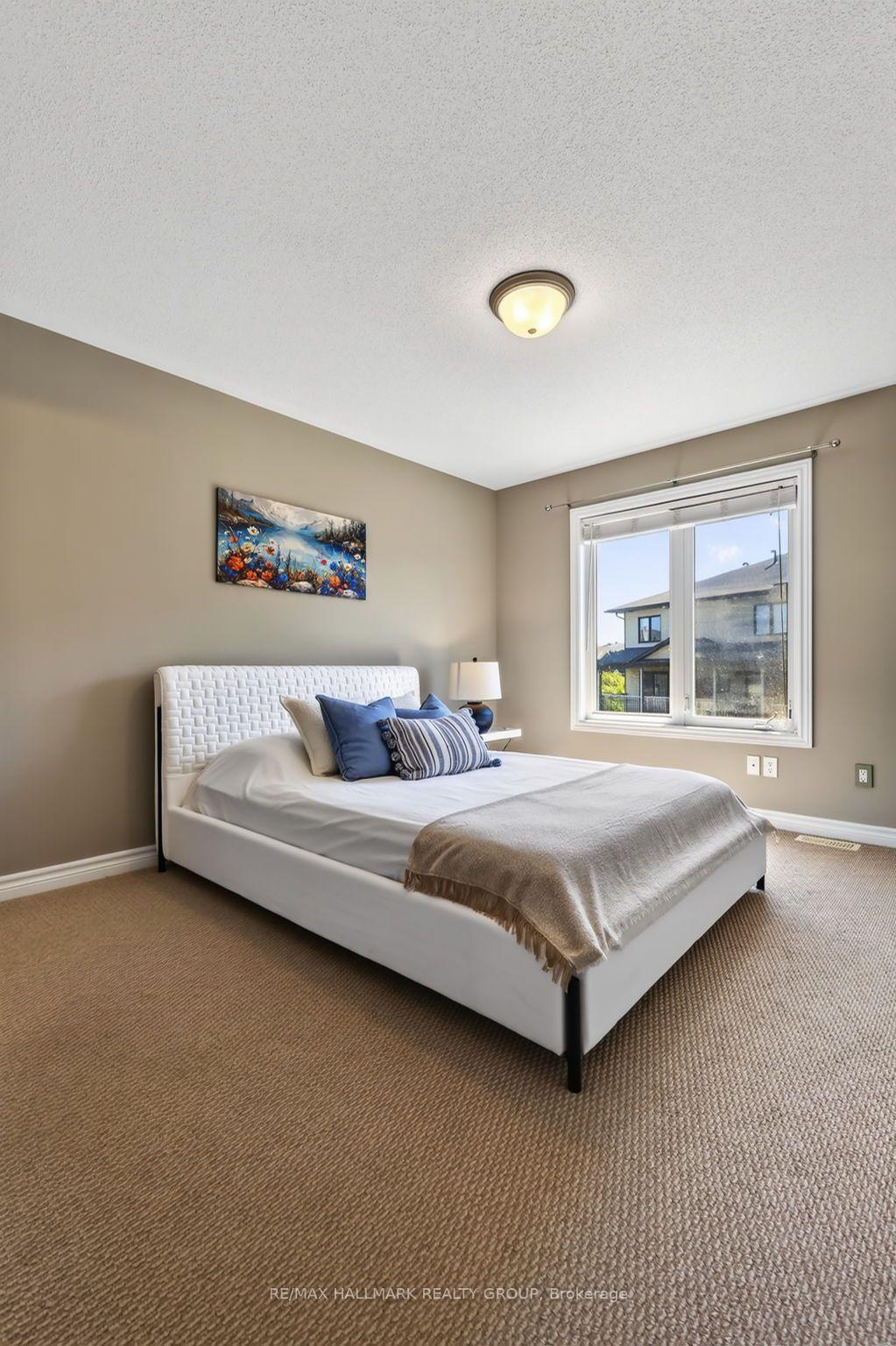 Photo 34 of 62 Argent Private, Ottawa, Kanata - Morgan's Grant/South March — HOMEH