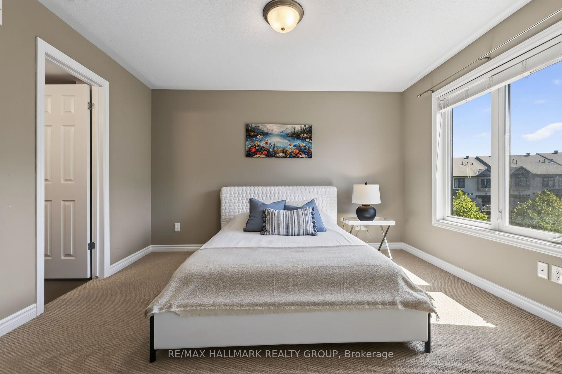 Photo 37 of 62 Argent Private, Ottawa, Kanata - Morgan's Grant/South March — HOMEH