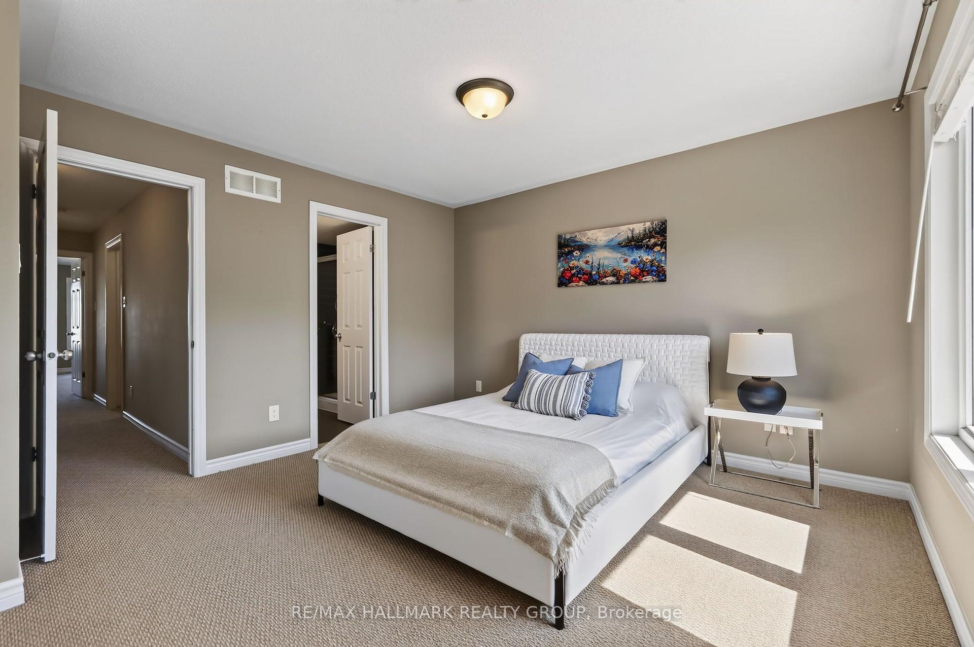 Photo 27 of 62 Argent Private, Ottawa, Kanata - Morgan's Grant/South March — HOMEH