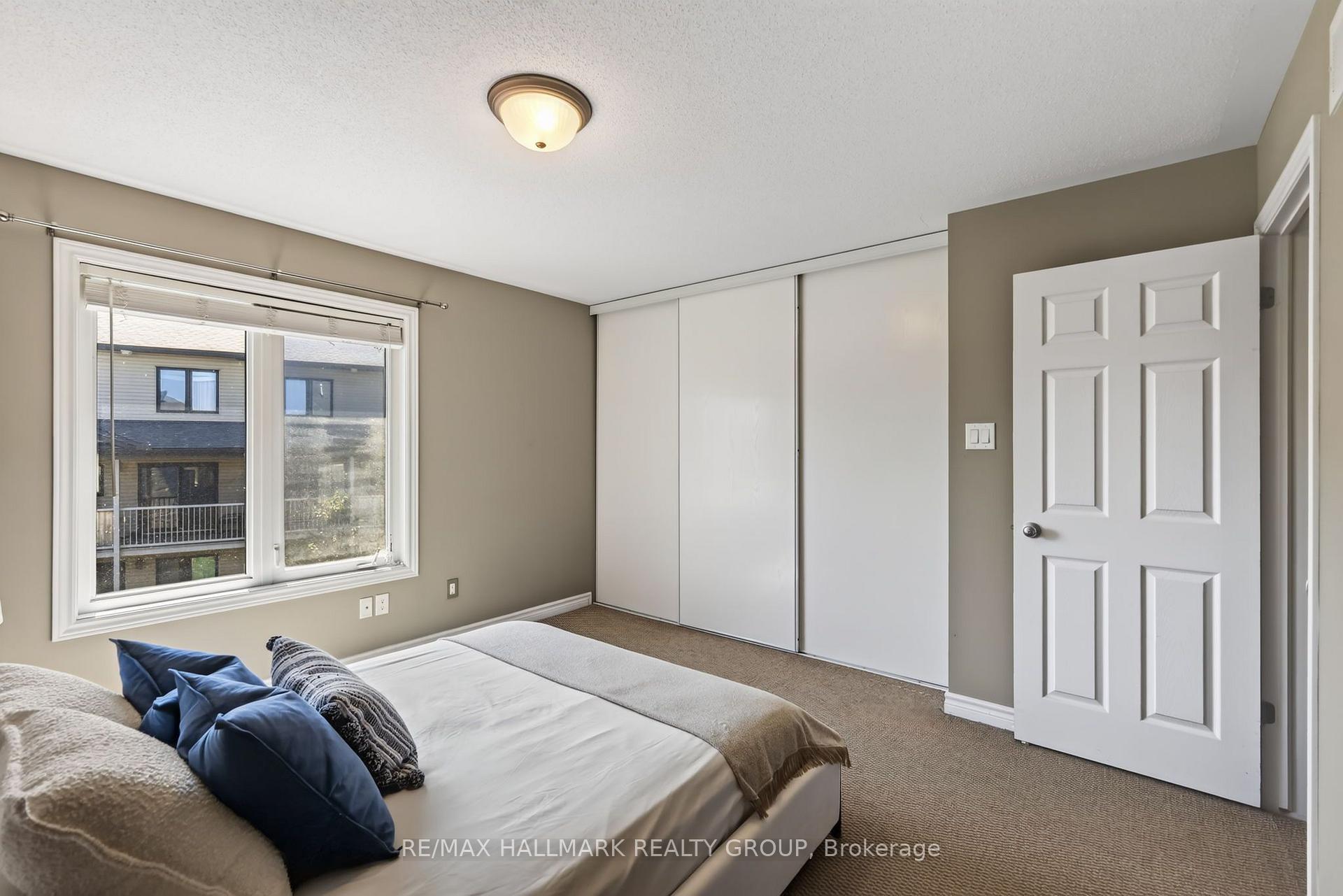 Photo 42 of 62 Argent Private, Ottawa, Kanata - Morgan's Grant/South March — HOMEH
