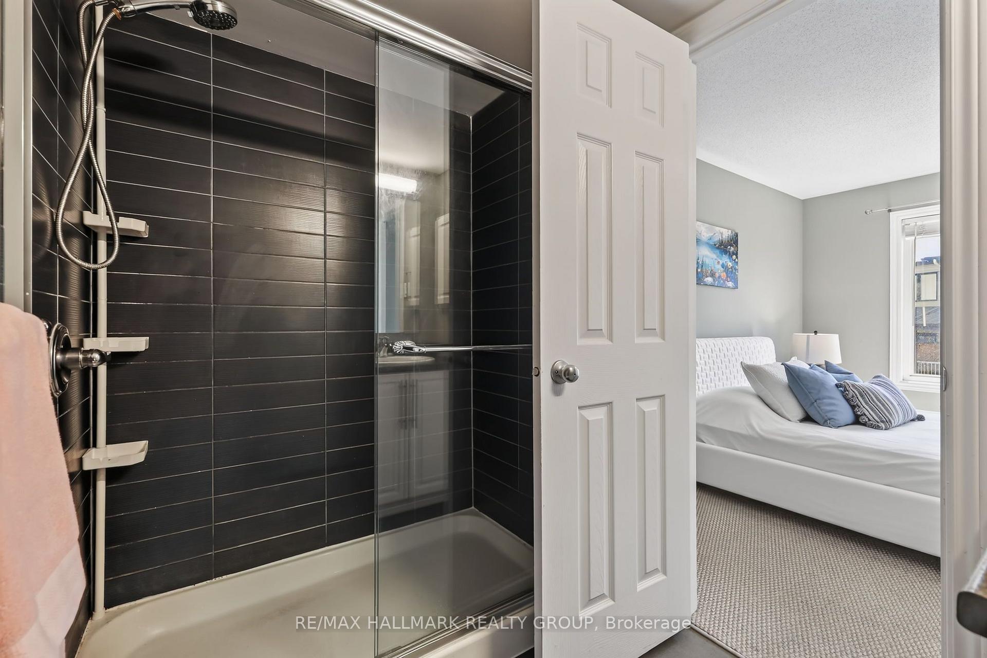 Photo 30 of 62 Argent Private, Ottawa, Kanata - Morgan's Grant/South March — HOMEH