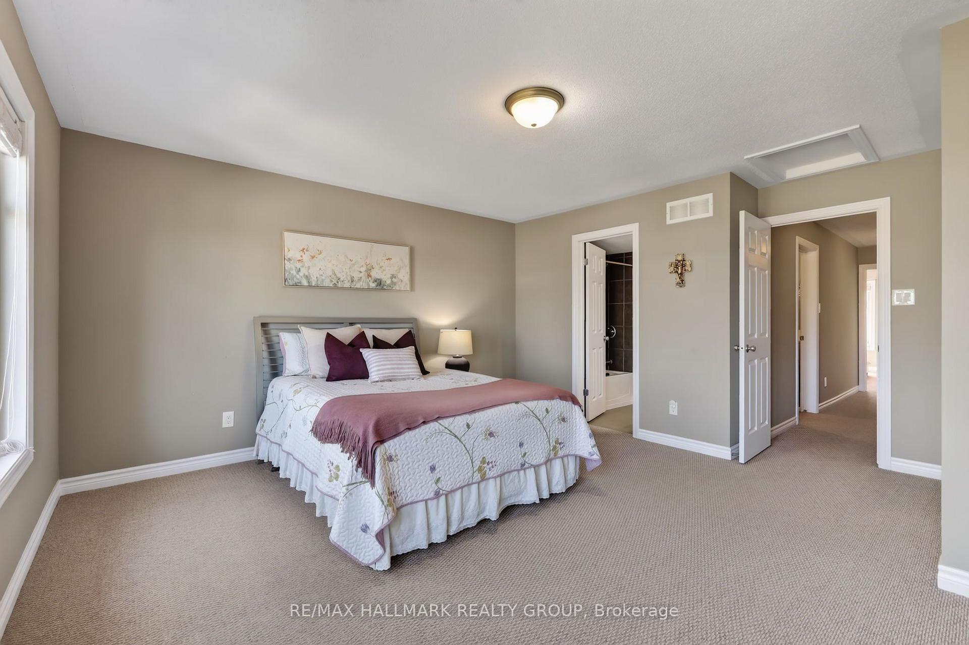 Photo 32 of 62 Argent Private, Ottawa, Kanata - Morgan's Grant/South March — HOMEH