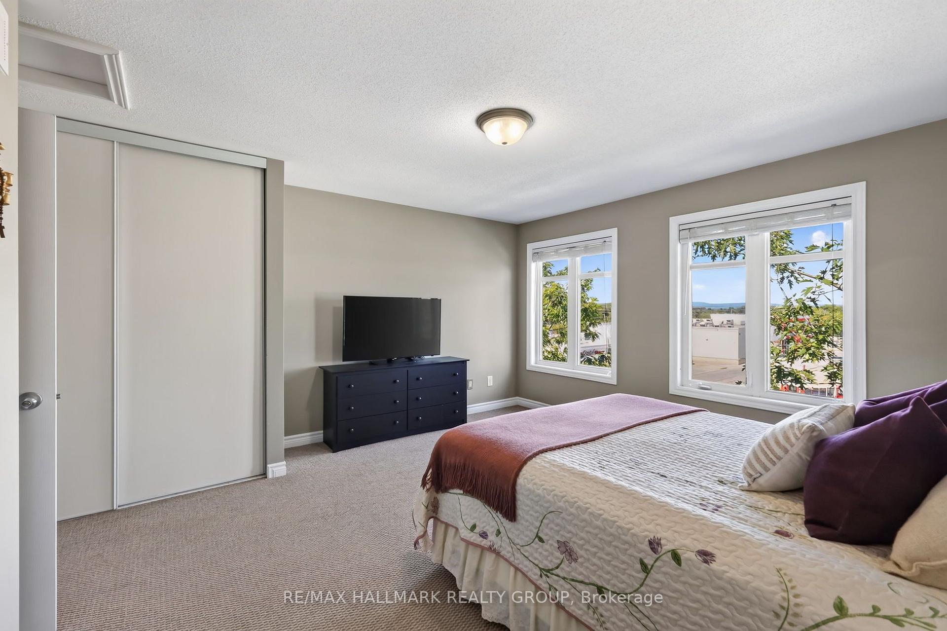 Photo 49 of 62 Argent Private, Ottawa, Kanata - Morgan's Grant/South March — HOMEH