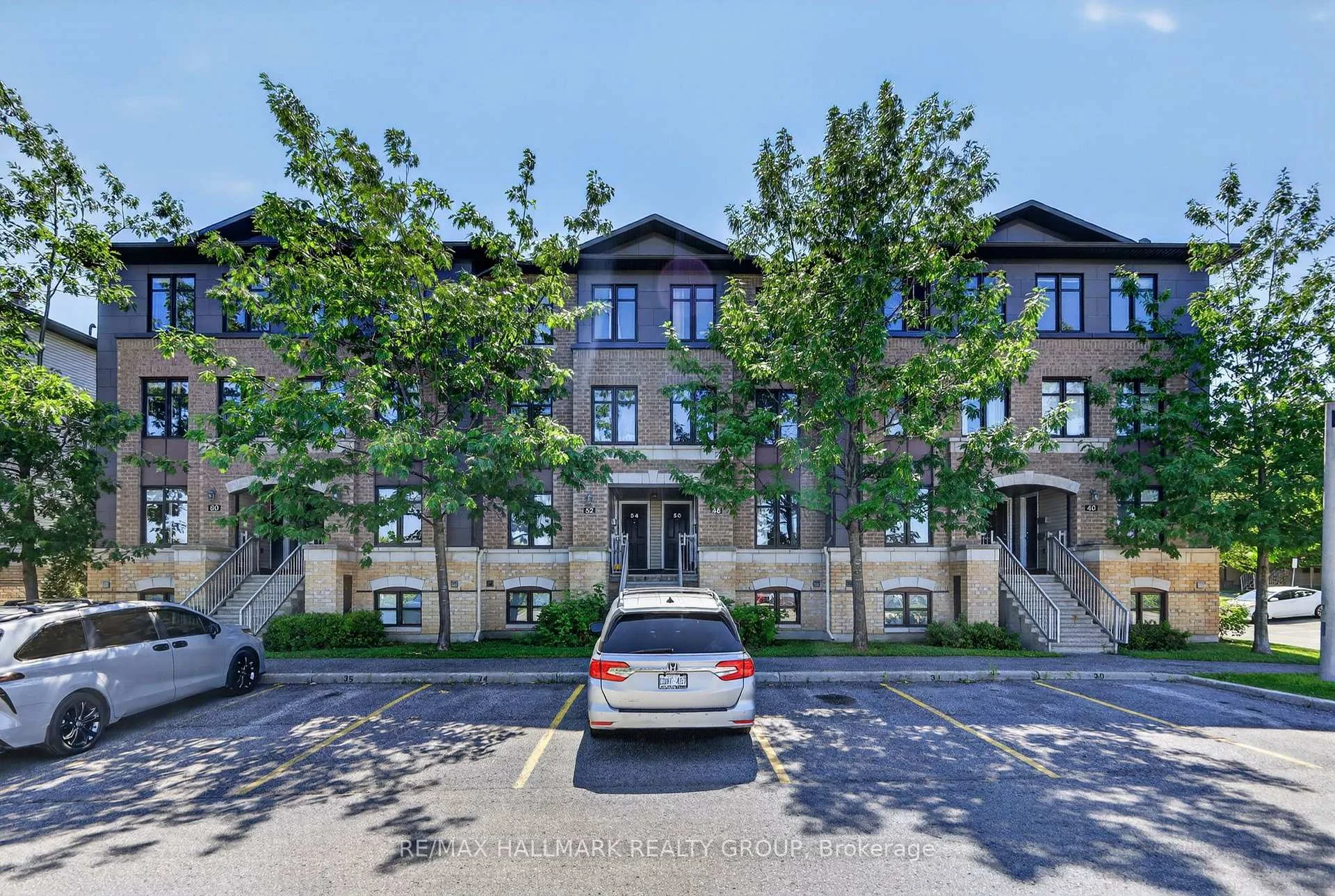 Photo 3 of 62 Argent Private, Ottawa, Kanata - Morgan's Grant/South March — HOMEH