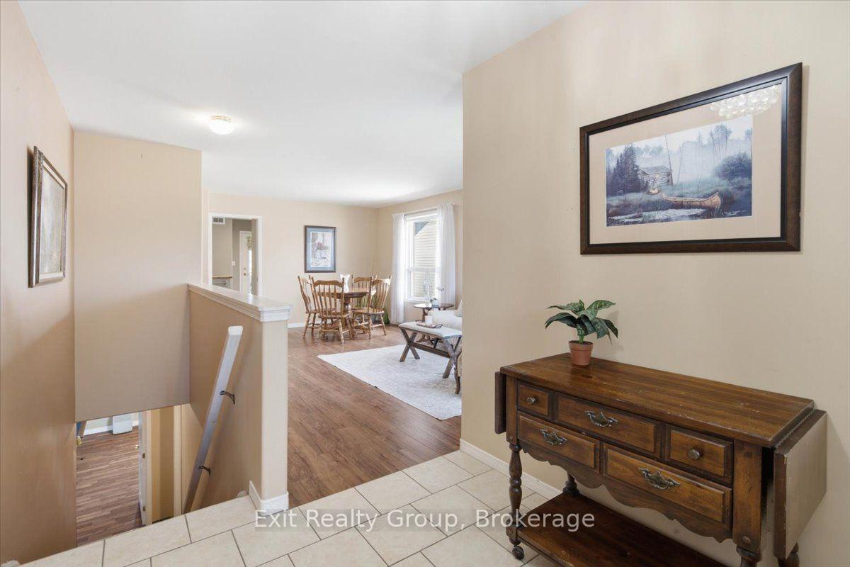 Photo 5 of 55 Gavey Street, Belleville, Thurlow Ward — HOMEH