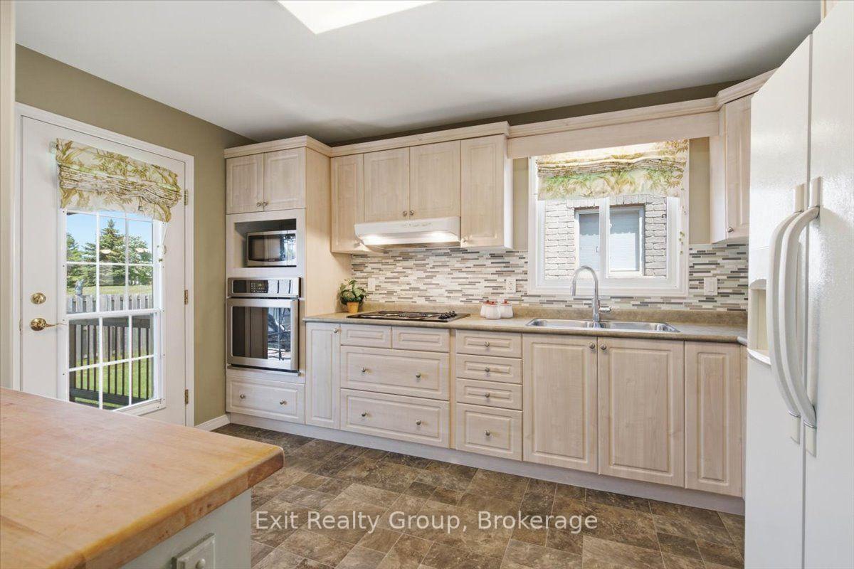 Photo 9 of 55 Gavey Street, Belleville, Thurlow Ward — HOMEH