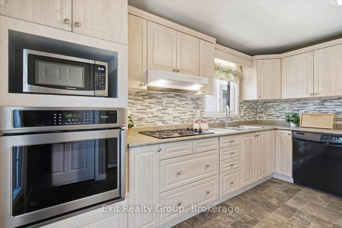 Photo 10 of 55 Gavey Street, Belleville, Thurlow Ward — HOMEH